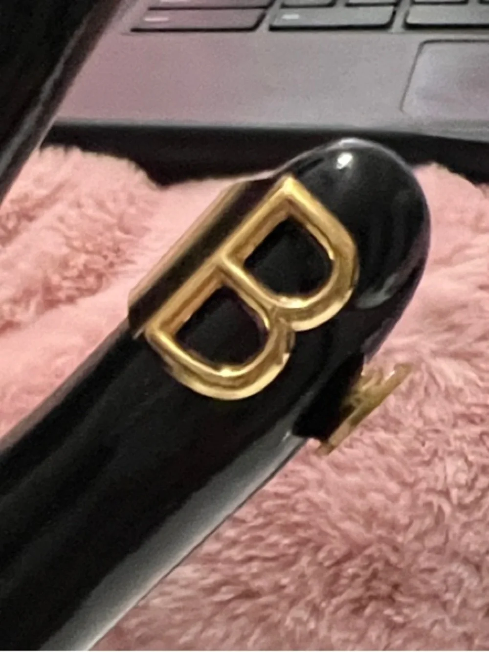 Plunder Gold tone B Initial Ring   Adjustable. Stainless steel